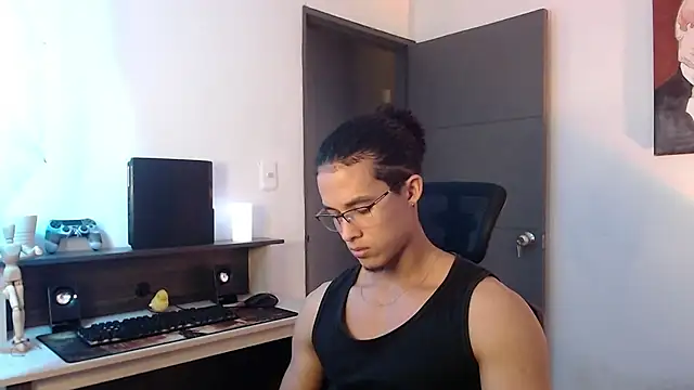 Snapshot of alejo_x3 chatting on 12-04-24, 03:04 alejo x3 online show from 12-04-24, 03:04