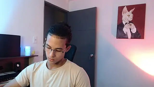 Snapshot of alejo_x3 chatting on 02-19-25, 01:29 alejo x3 online show from 02-19-25, 01:29