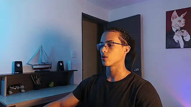 Snapshot of alejo_x3 chatting on 11-28-25, 12:35 alejo x3 online show from 11-28-25, 12:35