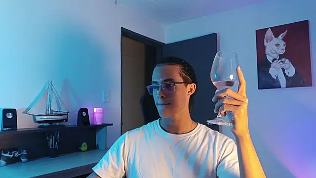 Snapshot of alejo_x3 chatting on 12-02-25, 01:11 alejo x3 online show from 12-02-25, 01:11