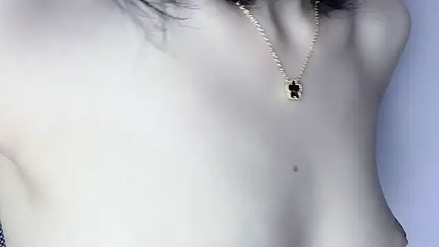 Snapshot of Baenee chatting on 12-22-25, 04:15 Baenee online show from 12-22-25, 04:15