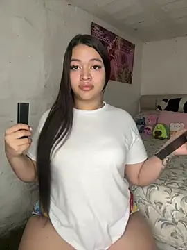 GemaGranadoss online show from 04-05-26, 06:49