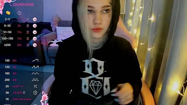 Ledy WWWII online show from 02-28-25, 03:48