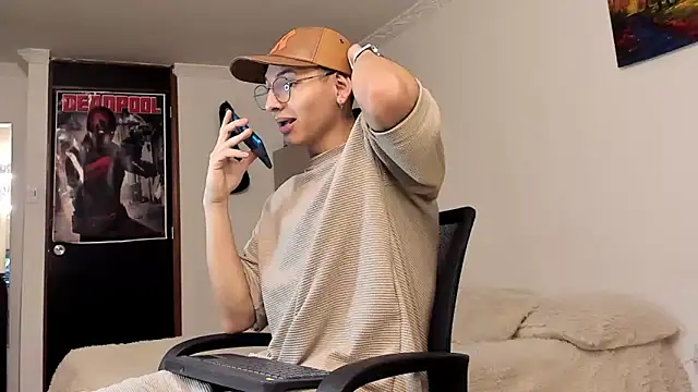 a lejandro 0 8 online show from 12-25-24, 12:48