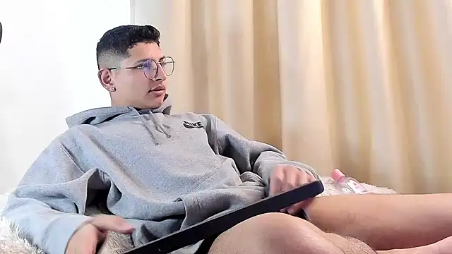 a lejandro 0 8 online show from 02-09-25, 01:03