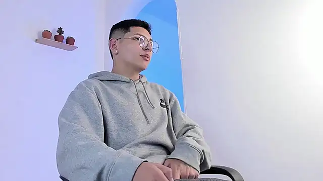 a lejandro 0 8 online show from 02-26-25, 02:59