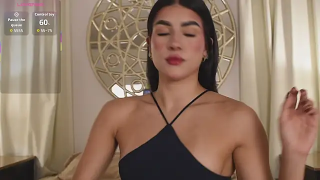 Snapshot of Antonellaparis_ chatting on 10-22-25, 02:45 Antonellaparis online show from 10-22-25, 02:45