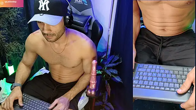 sexyboycolombi4 online show from 03-15-25, 11:51