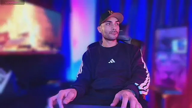 sexyboycolombi4 online show from 10-01-25, 11:05