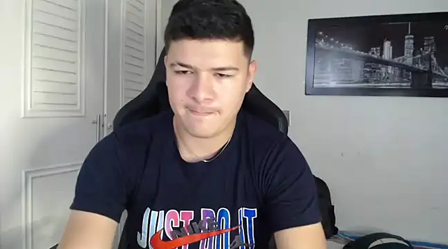 Snapshot of Plug_Control chatting on 12-05-24, 07:38 Plug Control online show from 12-05-24, 07:38