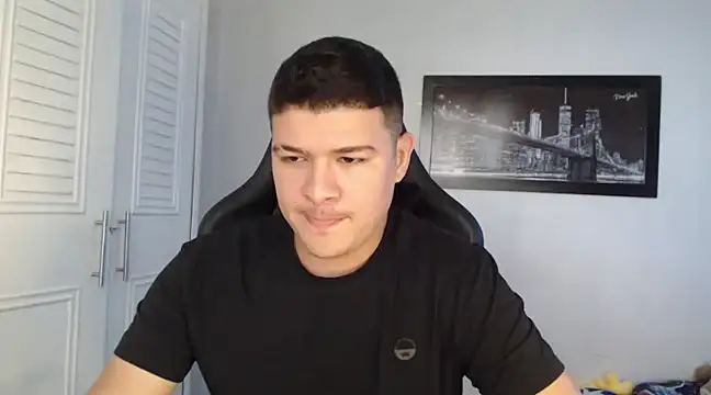 Snapshot of Plug_Control chatting on 01-03-25, 09:05 Plug Control online show from 01-03-25, 09:05