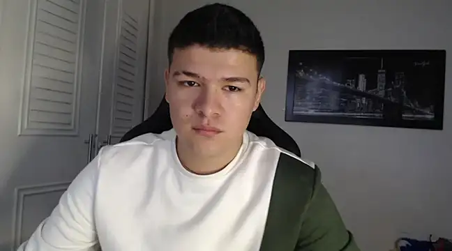 Snapshot of Plug_Control chatting on 01-05-25, 01:36 Plug Control online show from 01-05-25, 01:36