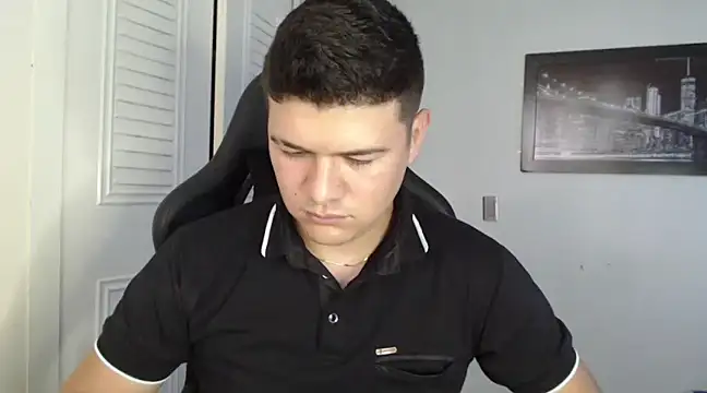 Snapshot of Plug_Control chatting on 01-08-25, 08:07 Plug Control online show from 01-08-25, 08:07