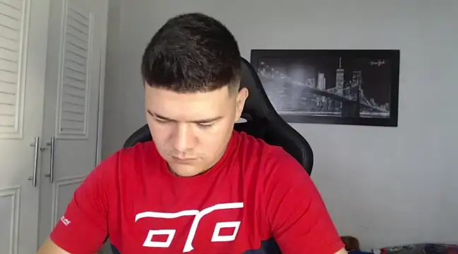 Snapshot of Plug_Control chatting on 01-09-25, 02:18 Plug Control online show from 01-09-25, 02:18