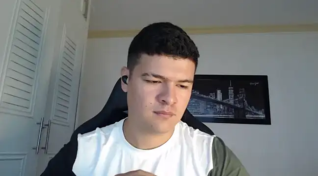 Snapshot of Plug_Control chatting on 01-29-25, 01:07 Plug Control online show from 01-29-25, 01:07