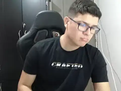 Snapshot of Plug_Control chatting on 03-12-25, 01:51 Plug Control online show from 03-12-25, 01:51