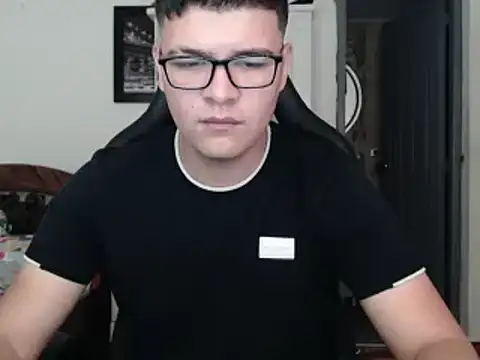 Snapshot of Plug_Control chatting on 03-21-25, 01:56 Plug Control online show from 03-21-25, 01:56