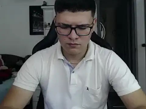 Snapshot of Plug_Control chatting on 03-22-25, 05:41 Plug Control online show from 03-22-25, 05:41