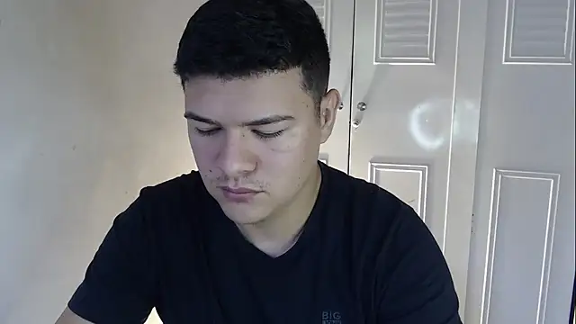 Snapshot of Plug_Control chatting on 09-30-25, 07:19 Plug Control online show from 09-30-25, 07:19