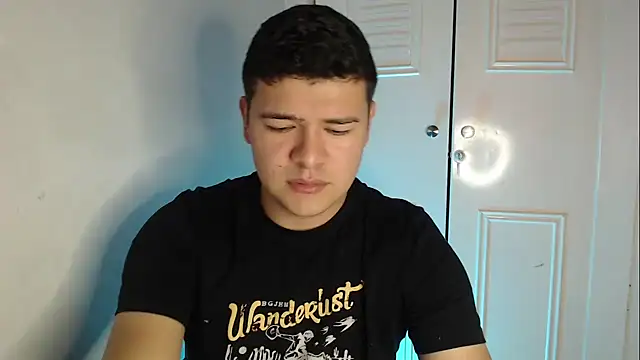 Snapshot of Plug_Control chatting on 10-10-25, 03:33 Plug Control online show from 10-10-25, 03:33