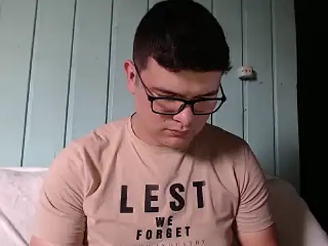 Snapshot of Plug_Control chatting on 03-13-26, 08:37 Plug Control online show from 03-13-26, 08:37