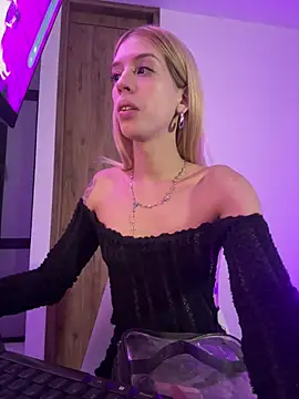 Courtney gonet online show from 06-01-26, 03:52
