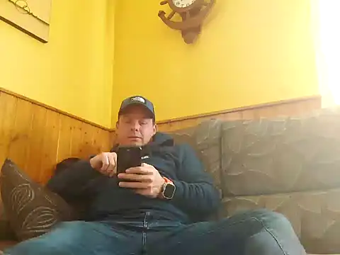 Jose HotLatino online show from 03-31-26, 02:28