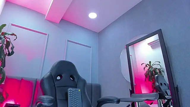 Snapshot of Elisa_castrillon chatting on 11-28-25, 08:44 Elisa castrillon online show from 11-28-25, 08:44