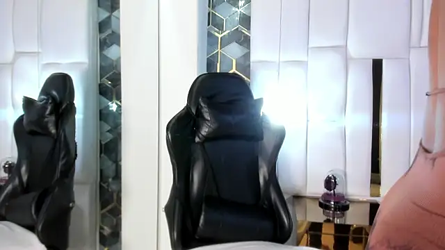 lia mariana online show from 03-06-26, 05:04