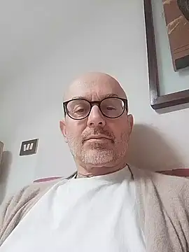 Snapshot of MadProfessor chatting on 02-07-26, 01:04 MadProfessor online show from 02-07-26, 01:04