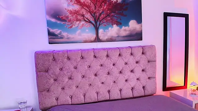 Julianaa Castro  online show from 09-09-25, 12:59