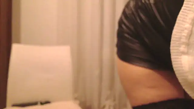 Snapshot of fragrance72 chatting on 03-08-25, 05:28 fragrance72 online show from 03-08-25, 05:28