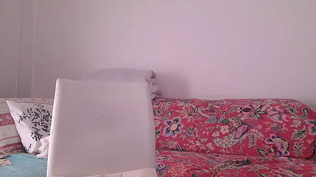 Snapshot of fragrance72 chatting on 03-09-25, 12:53 fragrance72 online show from 03-09-25, 12:53