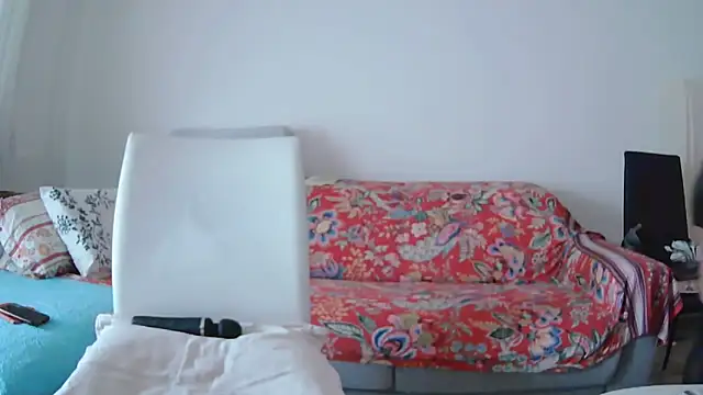 Snapshot of fragrance72 chatting on 03-20-25, 01:48 fragrance72 online show from 03-20-25, 01:48