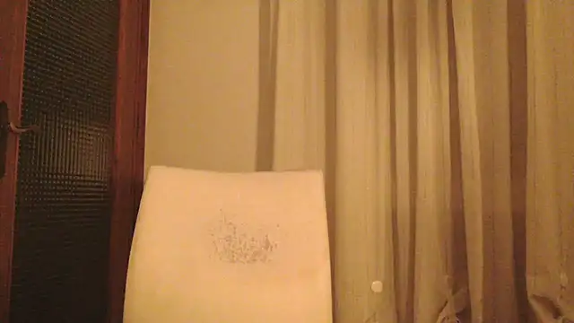 Snapshot of fragrance72 chatting on 11-29-25, 10:35 fragrance72 online show from 11-29-25, 10:35