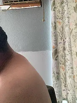 Miguel16i online show from 02-05-25, 06:37