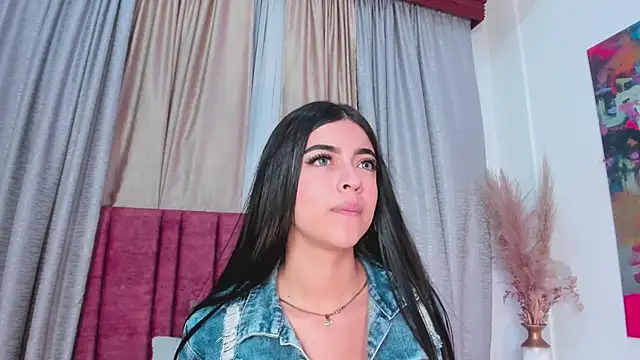 Snapshot of SiennaVidaal chatting on 12-05-24, 06:11 SiennaVidaal online show from 12-05-24, 06:11