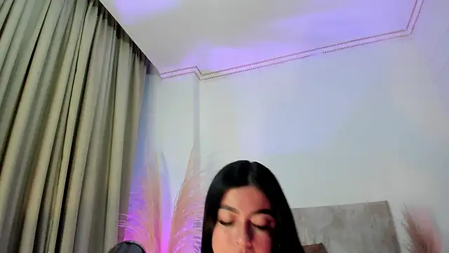 Snapshot of SiennaVidaal chatting on 03-04-25, 06:29 SiennaVidaal online show from 03-04-25, 06:29