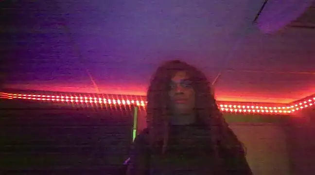 Snapshot of Tsnitra chatting on 12-15-24, 11:01 Tsnitra online show from 12-15-24, 11:01