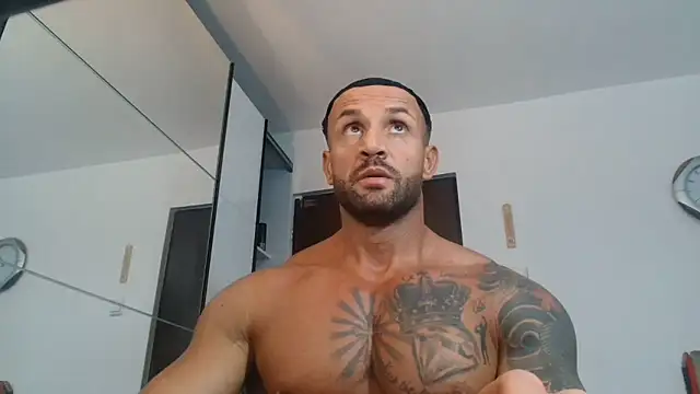 Snapshot of Magnificmuscles89 chatting on 06-11-26, 10:19 Magnificmuscles89 online show from 06-11-26, 10:19