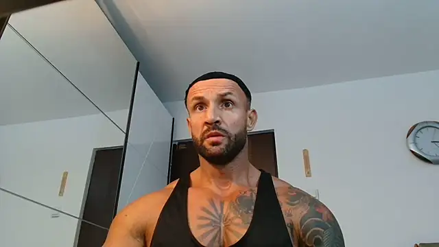 Snapshot of Magnificmuscles89 chatting on 06-21-26, 12:24 Magnificmuscles89 online show from 06-21-26, 12:24
