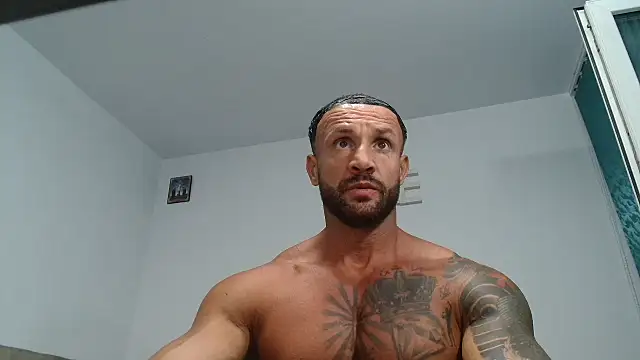 Snapshot of Magnificmuscles89 chatting on 07-05-26, 09:33 Magnificmuscles89 online show from 07-05-26, 09:33