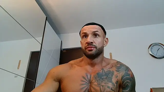 Snapshot of Magnificmuscles89 chatting on 07-11-26, 10:55 Magnificmuscles89 online show from 07-11-26, 10:55