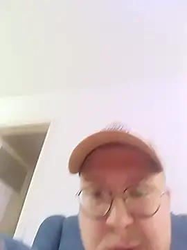 Snapshot of yigitht chatting on 03-09-26, 01:48 yigitht online show from 03-09-26, 01:48