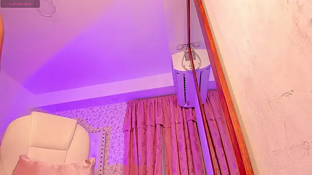 kitty roouse online show from 02-05-25, 04:06