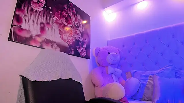 Snapshot of kitty_roouse chatting on 02-21-26, 04:35 kitty roouse online show from 02-21-26, 04:35