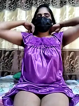 Snapshot of SLZAARA chatting on 01-01-25, 03:46 SLZAARA online show from 01-01-25, 03:46
