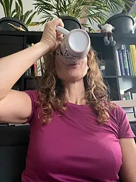 AnnikaRose online show from 11-07-25, 06:46