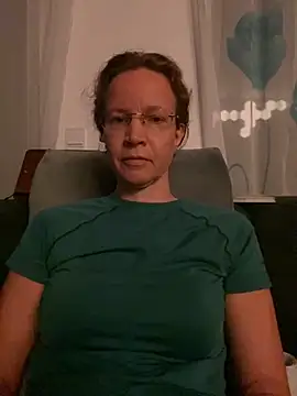 AnnikaRose online show from 11-17-25, 06:52