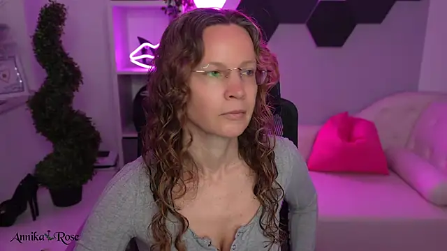 AnnikaRose online show from 02-02-26, 08:46